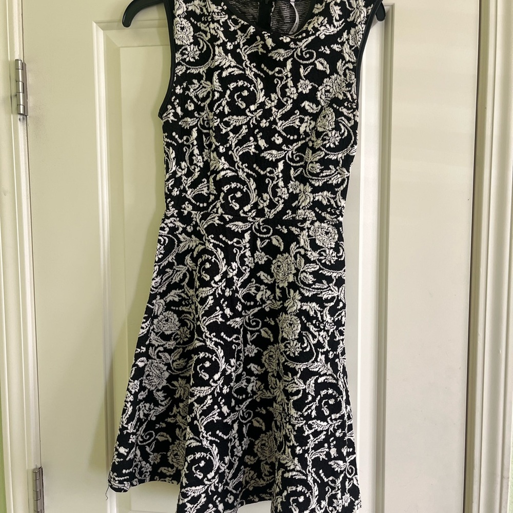 Chic Black and White Patterned Mini Dress